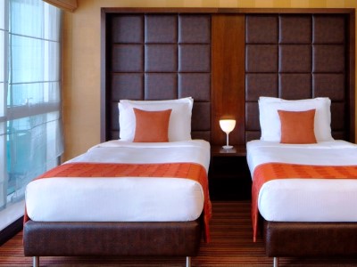 bedroom - hotel radisson blu dubai media city - dubai, united arab emirates