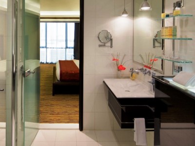 suite 2 - hotel radisson blu dubai media city - dubai, united arab emirates