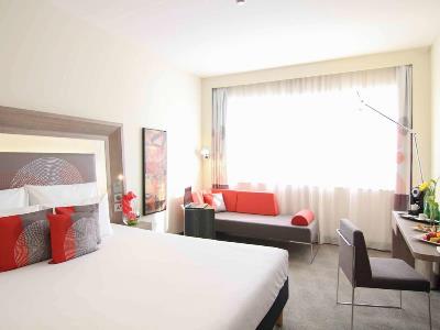 bedroom - hotel novotel world trade centre - dubai, united arab emirates