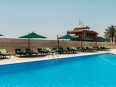 outdoor pool - hotel sheraton dubai creek - dubai, united arab emirates