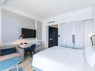 bedroom 1 - hotel sofitel dubai jumeirah beach - dubai, united arab emirates