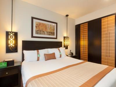 bedroom - hotel holiday inn al barsha - dubai, united arab emirates