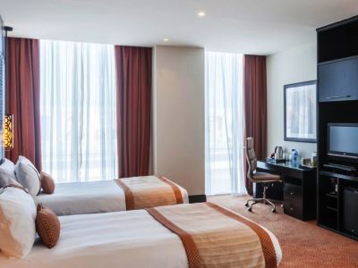 deluxe room - hotel holiday inn al barsha - dubai, united arab emirates