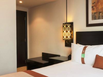 suite - hotel holiday inn al barsha - dubai, united arab emirates