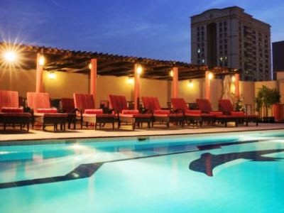outdoor pool - hotel jumeira rotana - dubai, united arab emirates