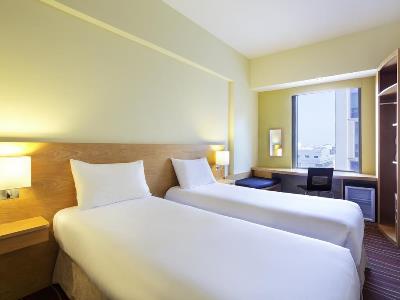 bedroom 2 - hotel ibis al rigga - dubai, united arab emirates