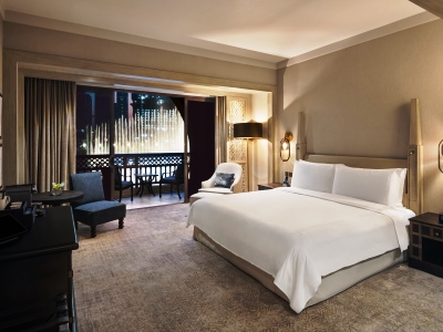 bedroom - hotel palace downtown - dubai, united arab emirates