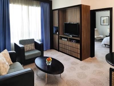 bedroom 2 - hotel avani deira - dubai, united arab emirates
