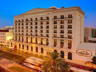 exterior view - hotel royal ascot - dubai, united arab emirates