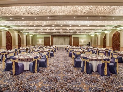 conference room - hotel crowne plaza deira - dubai, united arab emirates