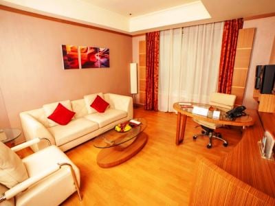 suite 2 - hotel residence inn by marriott shk zayed road - dubai, united arab emirates