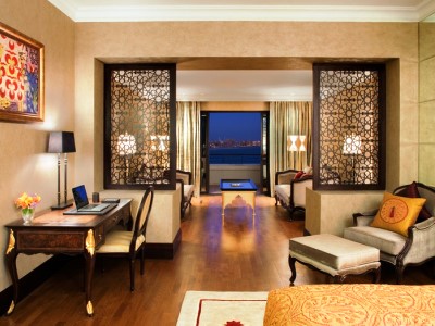 junior suite - hotel jumeirah zabeel saray - dubai, united arab emirates