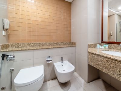 bathroom - hotel star metro deira hotel apartment - dubai, united arab emirates