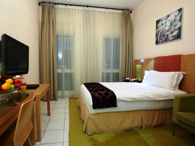 bedroom 1 - hotel tamani hotel marina - dubai, united arab emirates