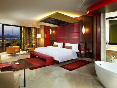 bedroom 3 - hotel jumeirah creekside - dubai, united arab emirates