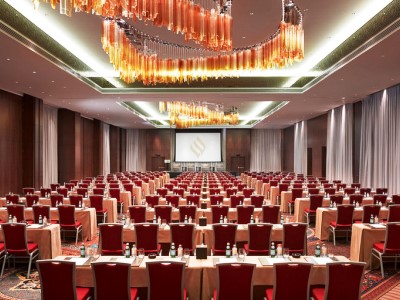 conference room 1 - hotel jumeirah creekside - dubai, united arab emirates