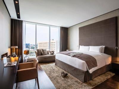bedroom - hotel the canvas dubai mgallery htl collection - dubai, united arab emirates