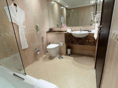 bathroom - hotel first central hotel suites - dubai, united arab emirates