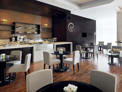 breakfast room - hotel movenpick jumeirah lake tower - dubai, united arab emirates