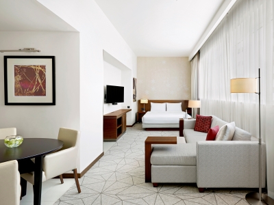 suite - hotel hyatt place dubai al rigga - dubai, united arab emirates