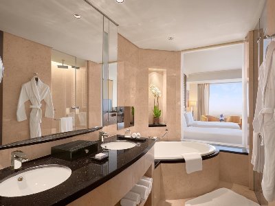 bathroom - hotel conrad dubai - dubai, united arab emirates
