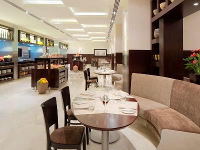 restaurant 1 - hotel hyatt regency - dubai, united arab emirates