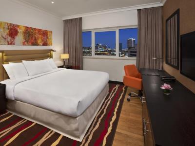bedroom - hotel doubletree by hilton al barsha - dubai, united arab emirates