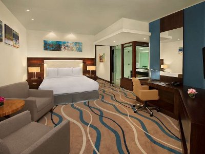 bedroom 2 - hotel doubletree by hilton al barsha - dubai, united arab emirates