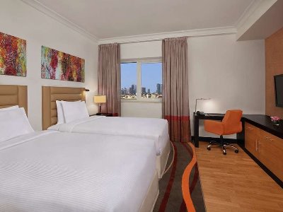 bedroom 3 - hotel doubletree by hilton al barsha - dubai, united arab emirates