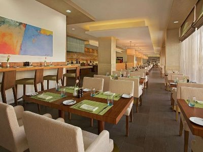 restaurant - hotel doubletree by hilton al barsha - dubai, united arab emirates