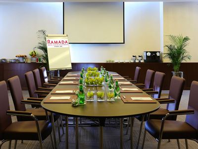 conference room - hotel ramada hotel and suites by wyndham jbr - dubai, united arab emirates