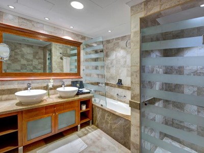 bathroom - hotel donatello hotel - dubai, united arab emirates