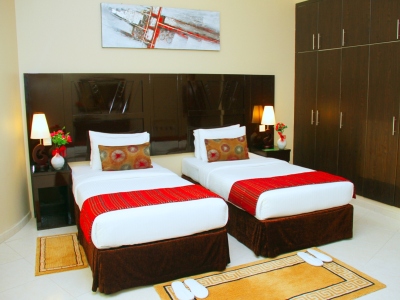 bedroom 1 - hotel emirates stars hotel apartments - dubai, united arab emirates