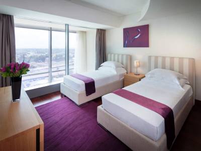 bedroom 3 - hotel jumeirah living world trade centre - dubai, united arab emirates