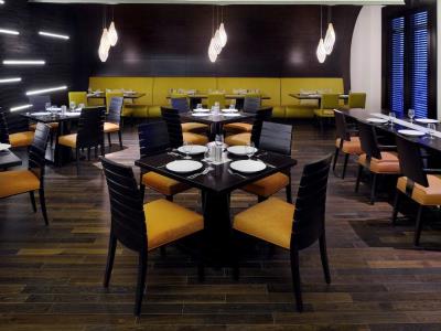 restaurant - hotel marriott executive apt al jaddaf - dubai, united arab emirates