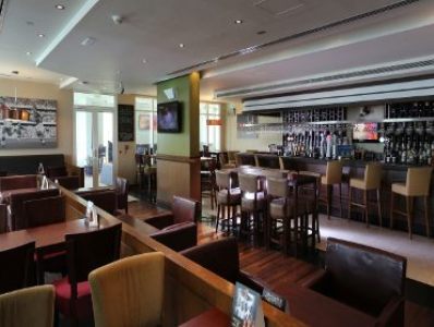 restaurant - hotel premier inn dubai international airport - dubai, united arab emirates