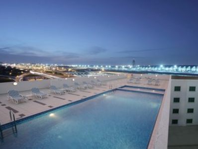 outdoor pool - hotel premier inn dubai international airport - dubai, united arab emirates