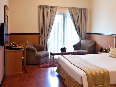 bedroom 1 - hotel landmark plaza baniyas - dubai, united arab emirates