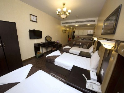 bedroom 2 - hotel hafez  hotel apartments - dubai, united arab emirates