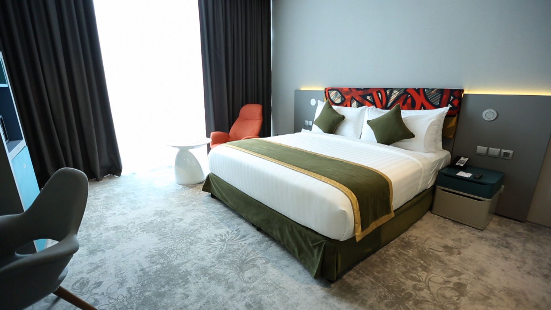 bedroom - hotel ibis styles jumeira - dubai, united arab emirates