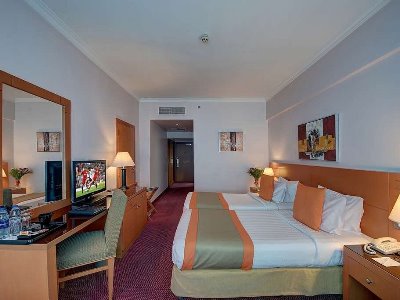 bedroom 2 - hotel golden tulip deira - dubai, united arab emirates