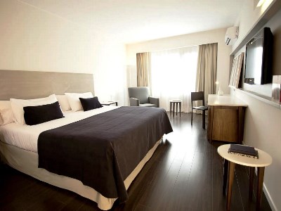 bedroom 2 - hotel dazzler by wyndham buenos aires recoleta - buenos aires, argentina