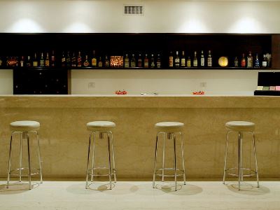 bar - hotel dazzler by wyndham san martin - buenos aires, argentina