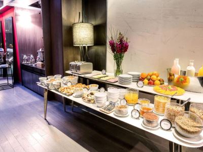breakfast room - hotel esplendor plaza francia - buenos aires, argentina