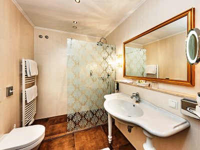 bathroom 1 - hotel parkhotel - graz, austria