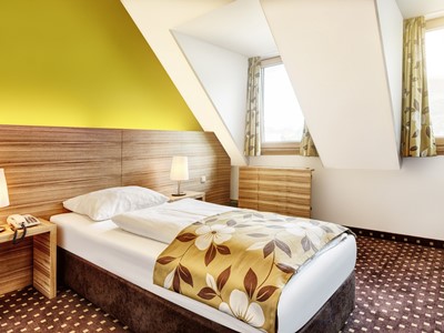 bedroom - hotel alphotel - innsbruck, austria