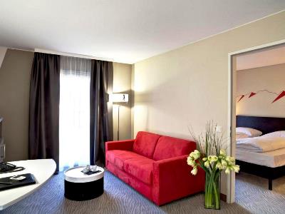 bedroom 1 - hotel hilton garden inn innsbruck tivoli - innsbruck, austria