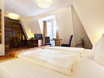 bedroom 1 - hotel grauer baer - innsbruck, austria