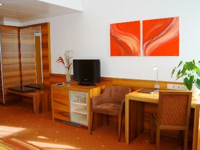 bedroom 3 - hotel grauer baer - innsbruck, austria
