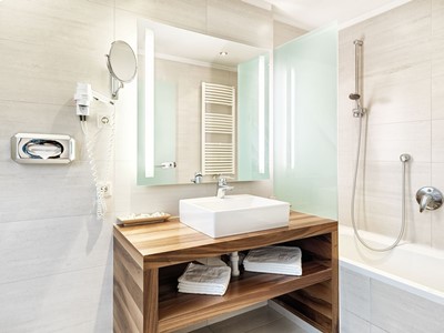 bathroom - hotel grauer baer - innsbruck, austria